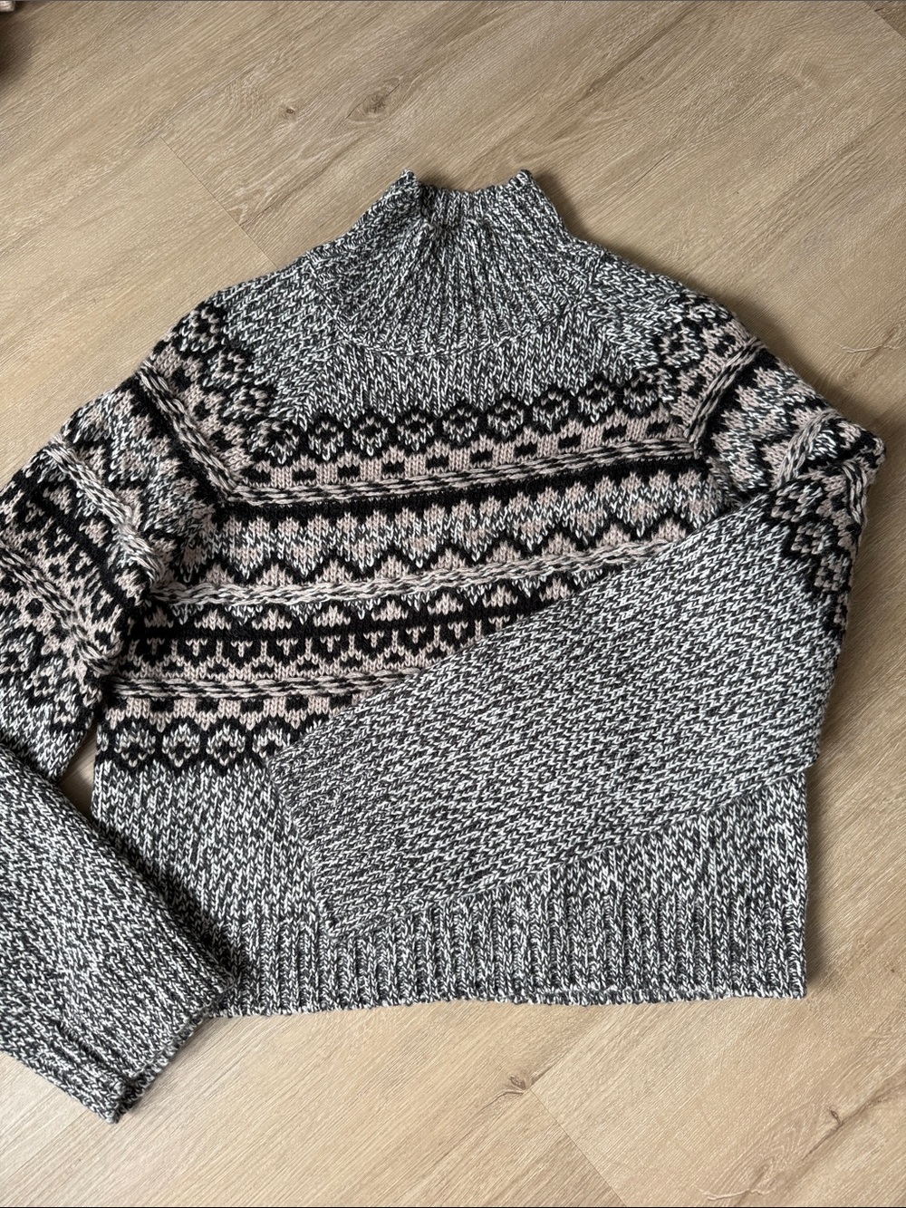 525 America Sweater